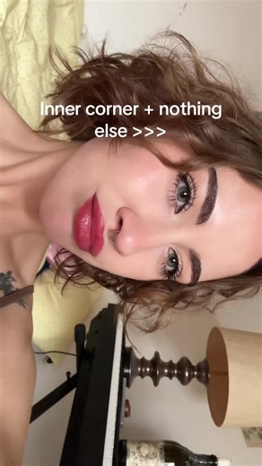 Siren Eyes Makeup Technique for Big Eye Look