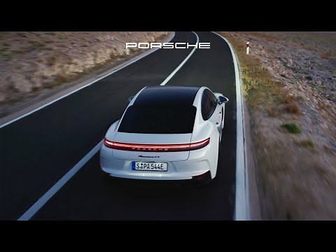 The new Panamera 4S E-Hybrid. Choose boldly.