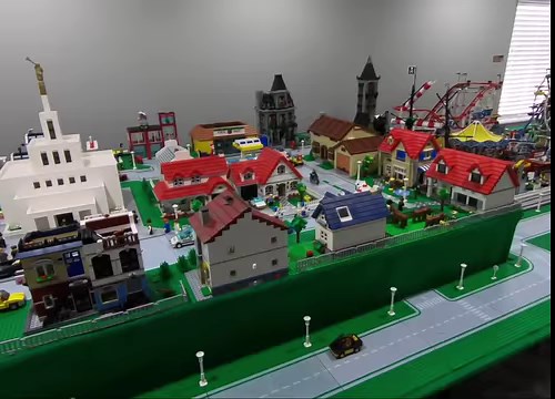 Here's why you shouldn't use compressed air to remove dust from your LEGO display. (by Alex Nunes https://bit.ly/2VyDh22) | Beyond the Brick