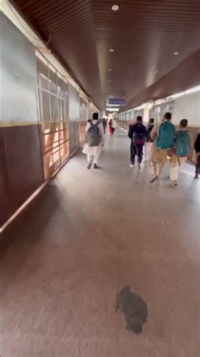 Funny escalator prank😂wait for end 😜 #shorts #comedy #funny #viral #escalator