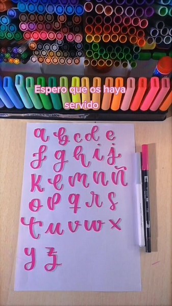 Respuesta a @creacion_unicornio_mary Tutorial de como hacer el abecedario en lettering con sombras 🖌️🎨#lauranotes08 #tutorial #lettering #caligrafia #sombra