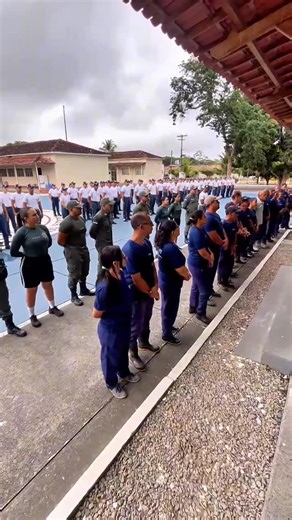 APMP.PMPE on Instagram: "O espírito natalino chegou na APMP! 🎄✨ Registros de um momento de muita alegria e gratidão: a entrega das cestas de Natal para os nossos dedicados colaboradores terceirizados. Nosso muito obrigado a quem cuida da nossa Academia com tanto carinho e profissionalismo. Vocês fazem a diferença! 🤝👮‍♂️ 🎬 AL CFO PM Julio | ASCOM 2025 🎥 AL CFO PM Matheus Mesquita | ASCOM 2025 📝 AL CFO PM Julio | ASCOM 2025 Coordenação: Ten PM Paulo Lima | ASCOM APMP Supervisão: Ten Cel PM A