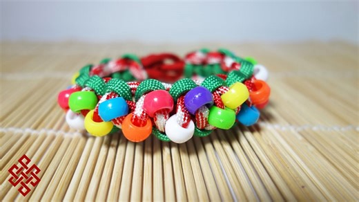 Ugly Christmas sweater paracord bracelet — fun and easy DIY