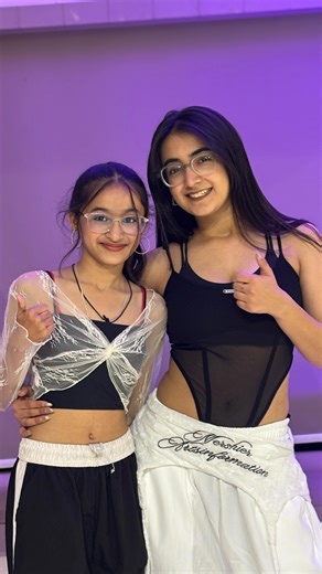 _Pratha_ Shandilya_ on Instagram: "Lazy lamhe 🔥♨️ Choreography - @kashuwuwuw didu🫶🏻🫂✨ #dance #trendingreels #bollywood #lazylamhe #explorepage"