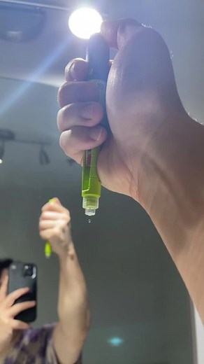 Injecting 4 units of insulin, because that is more than enough! #type1diabetes #t1d #type1 #diabetes #dexcom #insulin