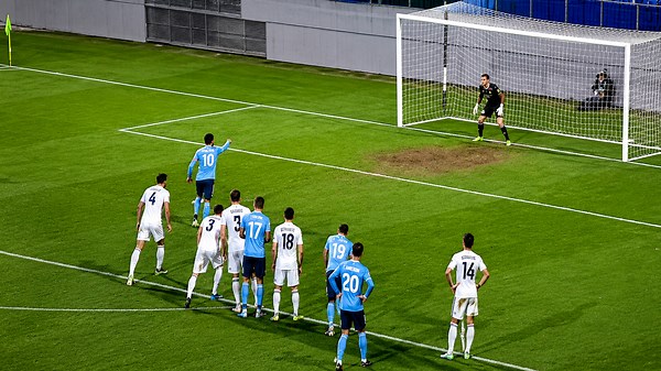 Penalty kick technique for soccer players