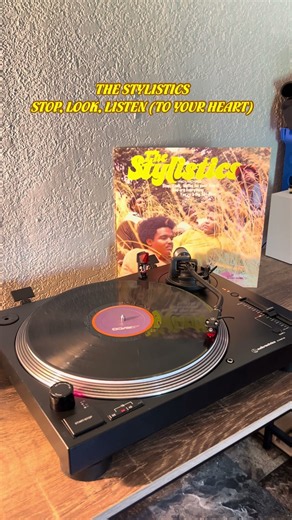 The Stylistics - Stop, Look, Listen (To Your Heart) (1971) #thestylistics #soulmusic #70s #70smusic