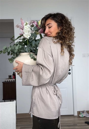 Persian New Year, or Nowruz, is all about celebrating the first day of spring and the start of a fresh year. It’s full of traditions like setting up the Haftseen table, which has seven items that symbolize different hopes for the year ahead. People clean their homes, wear new clothes, and spend time with family, sharing food and good vibes. It’s a time to leave the past behind and look forward to new beginnings ✨ #nowruz