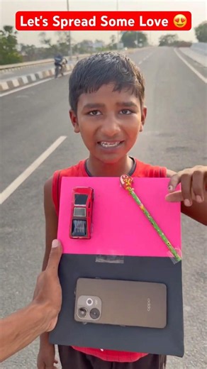 Let's Spread Some Love 😍 #humanity #help #emotional #love #trending #shortvideo #viral