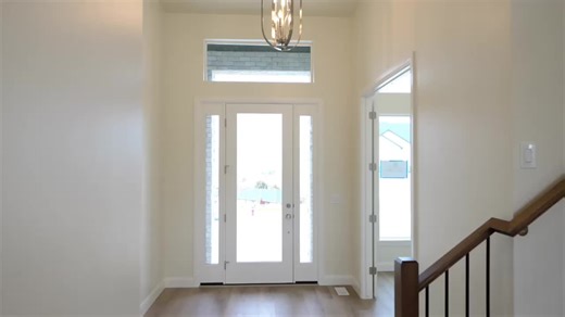This Roosevelt in Payson is what dream homes are made of 😍 One of the last in the neighborhood, and it’s packed with views, space, and style.