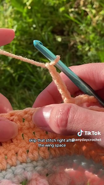 Replying to @Lily It’s kinda like the dragonflies are playing above the flowers 🥰 🧡 thanks for your comment! #crochet #crochetblanket #dragonflystitch