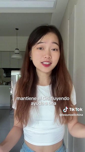 La obsesión de los chinos por beber agua caliente #China #CTM #choquecultural #chino #salud en español