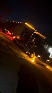 79 reactions | @jlr3_truckin @jlr_3rd with the fancy key fob c’mon! #KenworthW900l #JLR3Transport #Cummins #X15 #LargeCar #10LugMafia #BigRig #Aerodyne #Chrome #Clean #Stretched #HalfFenders #ChickenLights #W900 #Paccar #GreatDane #Reefer #StainLessSteel #SpreadAxel | Brandon Snodgrass | Facebook