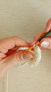 SUPER FACIL y queda hermoso!!! Uno de mis patrones favoritos! #crochet #crochettutorial #tutorialcrochet #crochetinspiration #crocheting #patroncrochet #lazos | vivir vintage