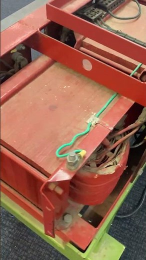 🔌 Three-Phase Transformer (Delta to Star) Explained! #ElectricalEngineering #Transformers