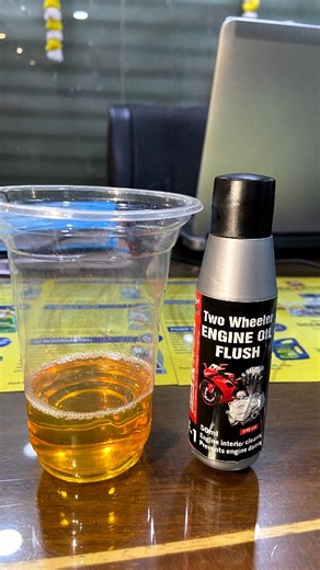 Two Wheeler Engine Oil Flush Quality Check 🔍 Two-Wheeler Engine Oil Flush – Quick Quality Review Engine oil flush ek special additive hota hai jo oil change se pehle engine ko andar se clean karta hai. Yeh sludge, carbon deposits aur gandagi ko remove karta hai, jisse naya oil aur better performance deta hai. 🔹 Why Use It? Engine ke andar deep cleaning Oil passages clear, no residue Seals & wet clutch ke liye safe 🔹 Easy to Use Bas flush add karo, engine ko 10–15 min idle pe chalao, phir oil 