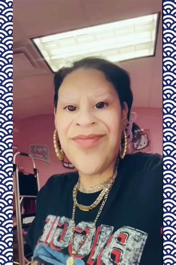 37K views · 455 reactions | I've never seen a good "business owner" waste so much money as this one does..... shop, shop, shop.. and collecting more . She still has a ton of makeup that she just suddenly stopped selling, now she's stuck on these pens, beads crap. I'm surprised she hasn't tried to do the ડ3⃣ꪶ-3⃣3⃣ડ3⃣ bracelets yet. 臘‍♀️ | The Ultimate Deception | Facebook