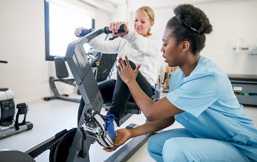 Life after coronavirus: PM&R helps patients beat muscle weakness, brain fog | Brain | COVID | Rehabilitation | UT Southwestern Medical Center