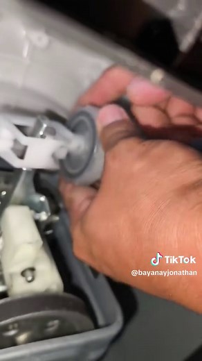 Paano Ayusin ang Automatic Washing Machine na Ayaw Mag-Drain