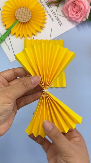 How to make beautiful paper flowers. | Beautiful World