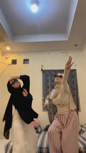 Enakeun: A Joyful Dance Experience in Dangdut Style