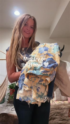 Love these 🤩✨ #thrift #thrifttryonhaul #vintage #thrifttryon #granola