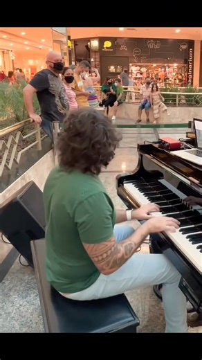 Let it Be - The Beatles - Piano Cover #music #piano #pianocover #public #letitbe #thebeatles #csnpiano | Gabrielerossi_piano