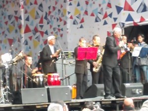 3.8K views · 175 reactions | CHINO CHITO FUENTES EN EL BICENTENARIO TROPICAL AÑO 2011 | La Cueva Tropical | Facebook