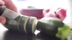 Fusion Master Cortador #Tupperware 🍟 Veja a #praticidade que este produto pode trazer para o seu dia a dia. #batatafrita #batatarustica #saladacrua #cozinharapida #cenoura #cortadordelegumes #cortador | Rosiana Náthali