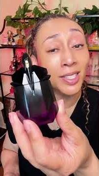 Alien Extraintense by Mugler is bold, warm, floral, and absolutely not a shy fragrance