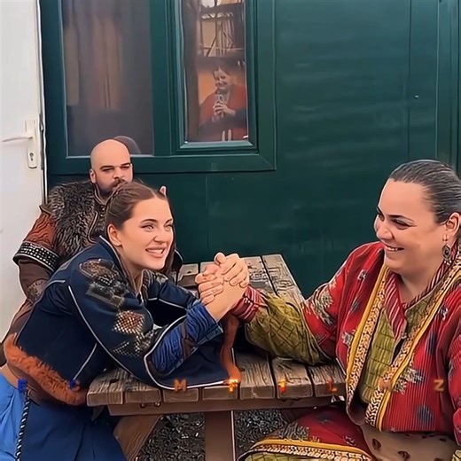 Halime and Gazal Hatun are playing punching game🤭✨️💓#kurulűs orhan#halime#Gazal#viral#shorts