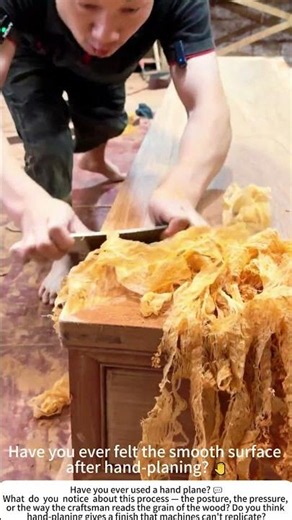 Hand-Planning a Table – Revealing the Wood Beneath the Surface 🔧