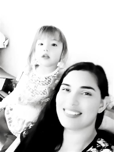 Videos de caroline (@alexcarolinab) con “sonido original - angeles~lyrics ❤️‍🩹”