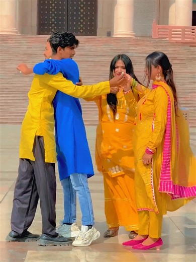 Milaga hum nhi 😭 #trending #newvideos #shorts #latestvideo #funnymemes #funn #funnytiktok #trendingviralvideo #eidmubarak