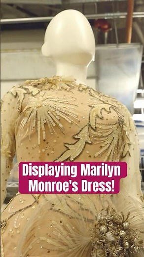 The Delicate Process of Displaying Marilyn Monroe’s Iconic Dress!
