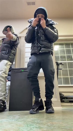 clothes from @OGsneaker use code “xuel” for 15% off #sturdy #drip #dance #🇻🇪 @𝐨𝐧𝐧.𝐬𝐱𝐛𝐚𝐬𝐬 @hxrnandx