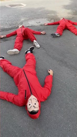 Money Heist vs Police 200 #moneyheist #parkour #police #escape #shorts #getgo #funnyvideo #funny