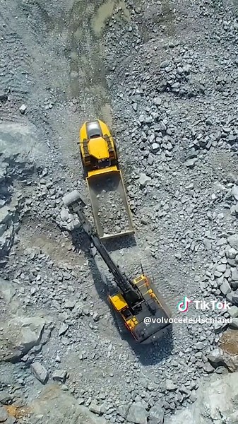 Volvo EC750E: Der Gigant für Bauprojekte