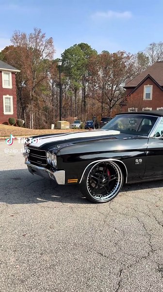 22” @Forgiato AFFILATO @wheels w/ step lip mounted on our customer’s Chevelle 🔥 Old school muscle. Another clean setup rolled out by @zip_tire 💪🏽 #ziptire #ziptire #ziptireshowroom #wheels #forgiatowheels