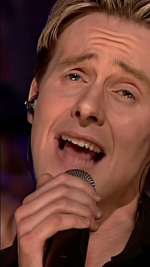 It’s The Way You Make Me Feel - Live from Top of the Pops, 2001 ✨ #Shorts #Steps25