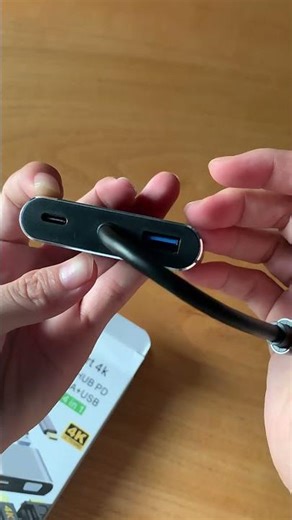 4 in 1 USB c hub with HDMI VGA port