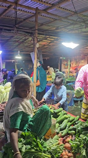 বাজারে কিনতে আইছি পুর্কা পাগল #funny #কাচাবাদামsong #comedyfilms #comedy