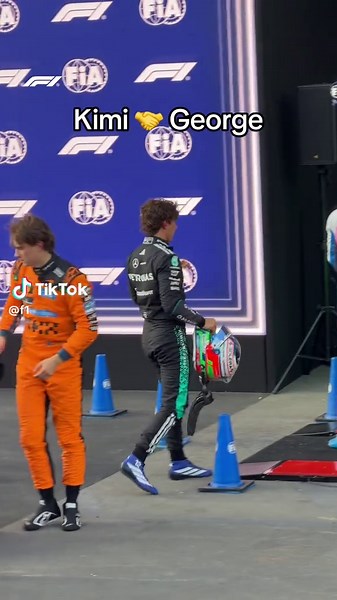 taking a moment to congratulate his team mate 👏 #f1 #azerbaijangp #kimiantonelli #georgerussell #f1drivers