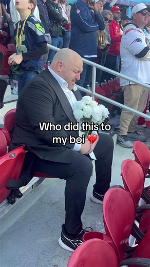 Did Kevin James get stood up at the Super Bowl? 🥺 #superbowl #kevinjames #seahawks #solomio