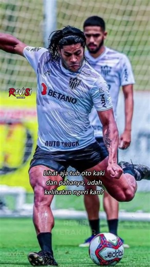 Ngeri! Cewek Ini Punya Tendangan Sekencang Hulk 😳💀