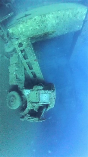 Ένα φορτηγό εξω από το ναυαγιο του Ζηνοβία πάγωσε στο χρόνο. Ένα φορτηγό που δεν έφτασε ποτέ στον προορισμό του! #ZenobiaWreck #DiveCyprus #WreckDive #Shipwreck #ScubaDiving