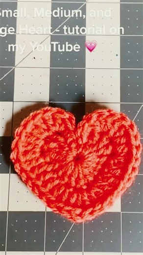 Full tutorial 👆 hit the play button. All size hearts #beginnerheartcrochet