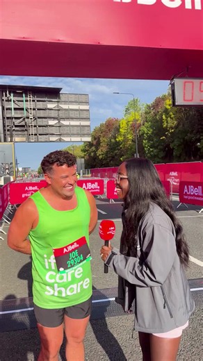 Minah Shannon caught up with Joe McElderry this morning before he set off on the 13.1 mile route to his home of South Shields 👏 Good luck, Joe! #GNR45 #GreatNorthRun