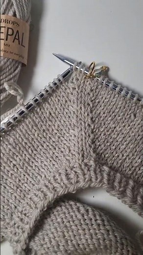 How to knit raglan stitch increase #howtoknit #knitting #knitsweater