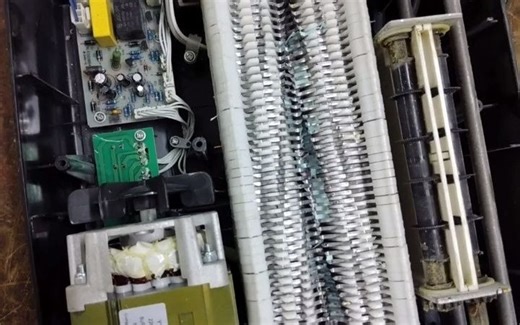 维修：得力S220LPS4-4碎纸机故障：能开机灯亮，不能碎纸或无力经过一番努力终于修复！已交付客户使用！